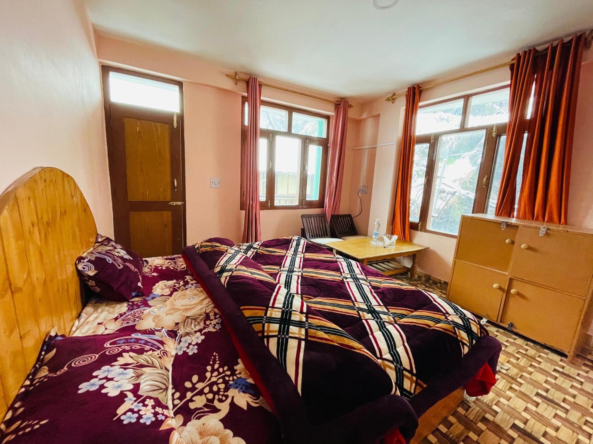 La Voglia-Old Manali Hostel Luaran gambar