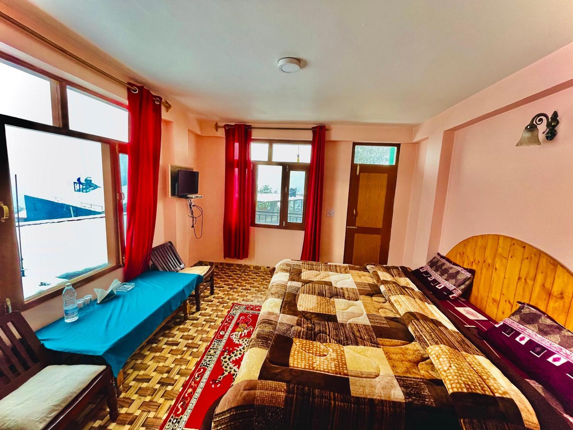 La Voglia-Old Manali Hostel Luaran gambar
